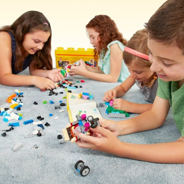 LEGO Classic Medium Creative Brick Box - Image 3